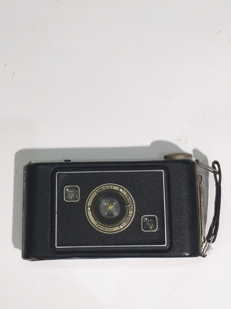 kodak jiffy six-20 Series II folding camera with Twindar Lens was made between 1937 and 1942