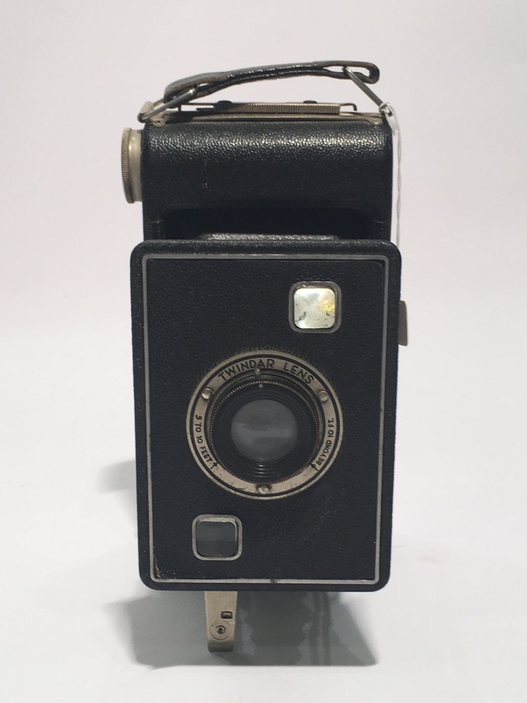 kodak jiffy six-20 Series II folding camera with Twindar Lens was made between 1937 and 1942