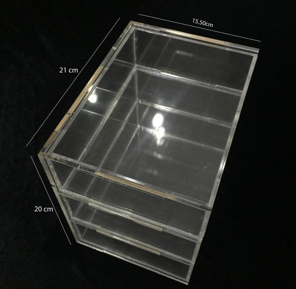 Transparent acrylic box 2115.520 cm with 3 drawers..